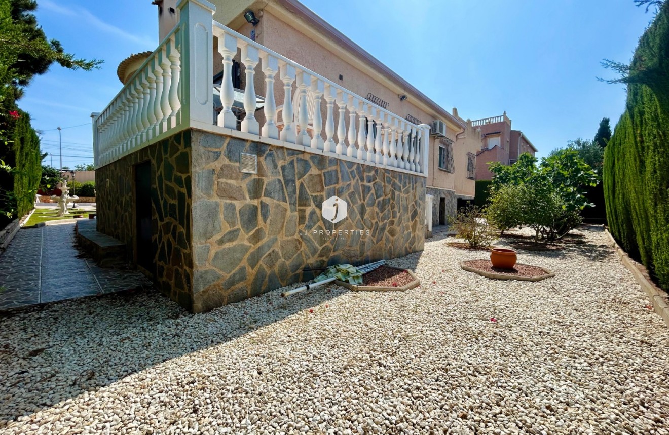 Tweedehands - Villa -
El Chaparral - Inland