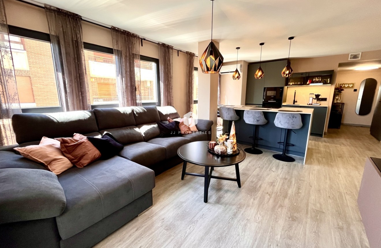 Tweedehands - Appartement / flat -
Almoradí - Inland