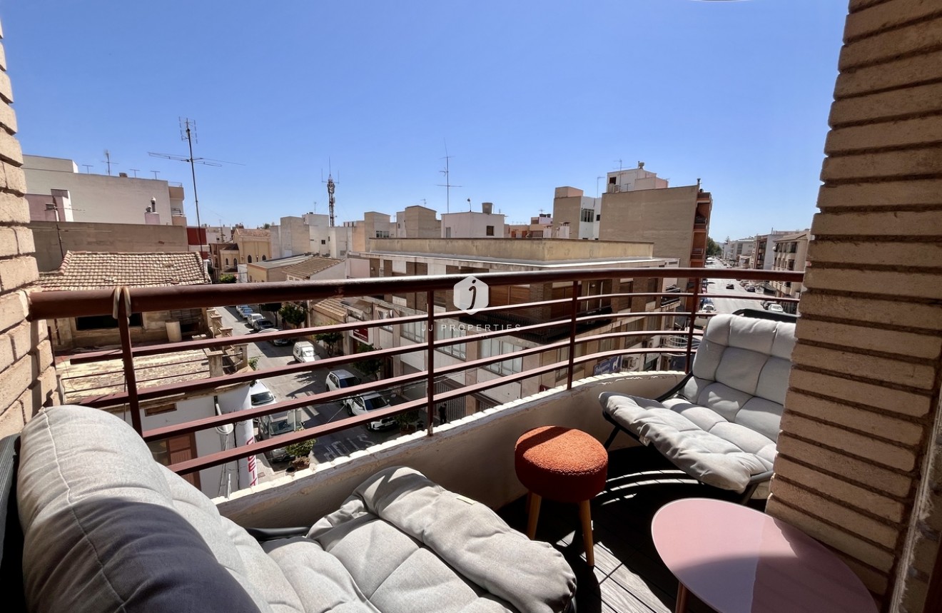 Tweedehands - Appartement / flat -
Almoradí - Inland