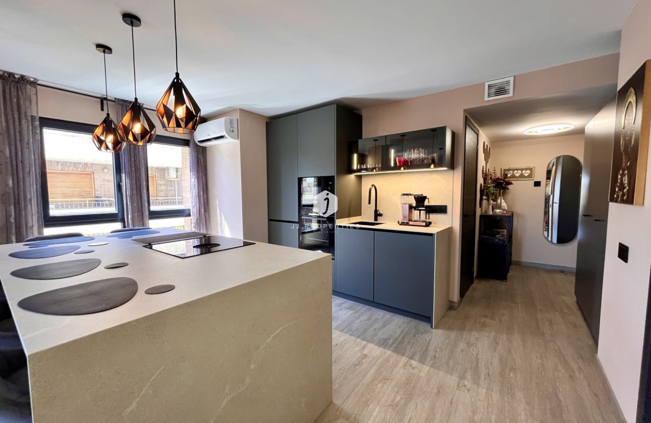 Tweedehands - Appartement / flat -
Almoradí - Inland