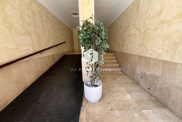 Tweedehands - Appartement / flat -
Almoradí - Inland