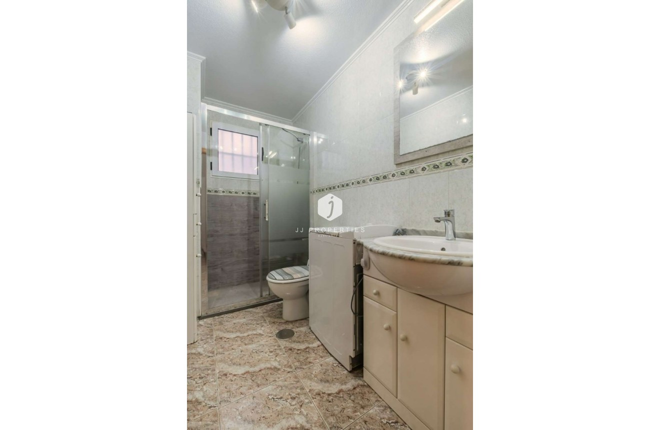 Tweedehands - Appartement / flat -
Torrevieja - Costa Blanca