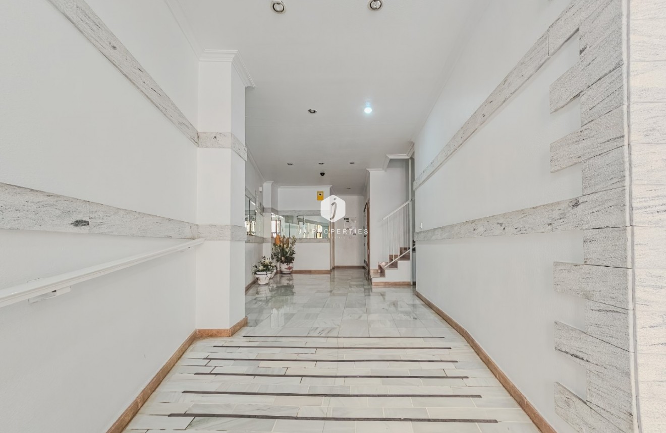 Tweedehands - Appartement / flat -
Torrevieja - Costa Blanca