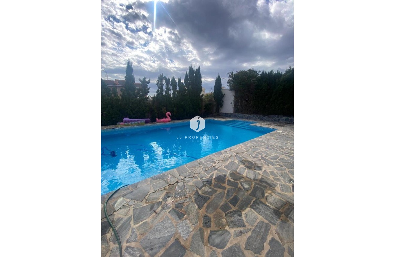 Tweedehands - Villa -
Los Balcones - Costa Blanca