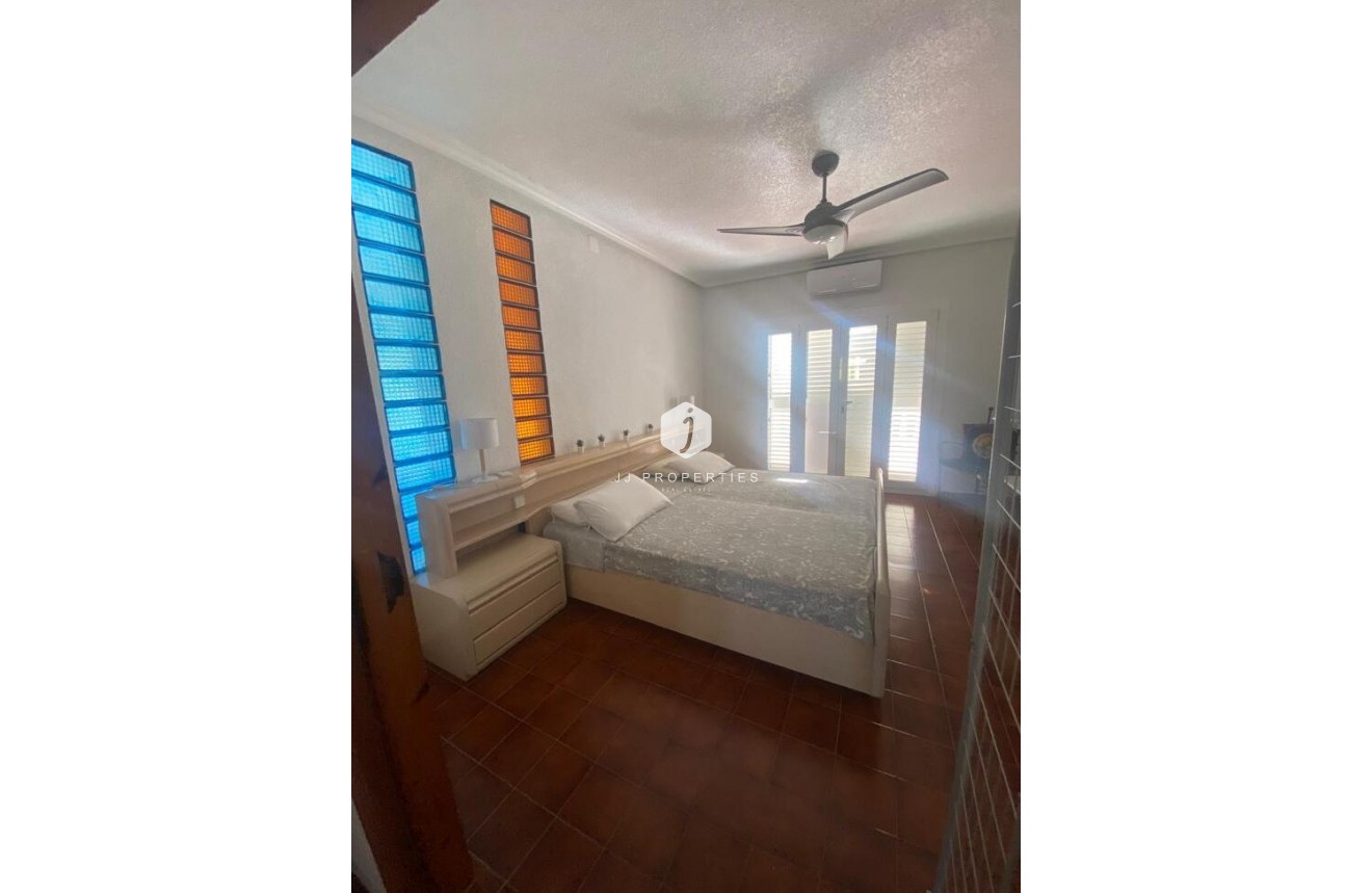 Tweedehands - Villa -
Los Balcones - Costa Blanca