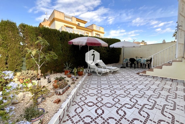 Tweedehands - Appartement / flat -
Playa Flamenca - Costa Blanca