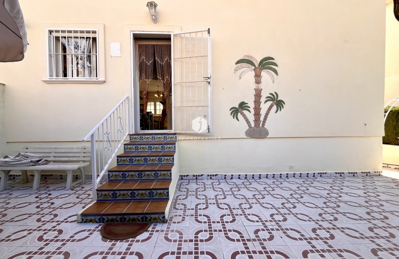 Tweedehands - Appartement / flat -
Playa Flamenca - Costa Blanca