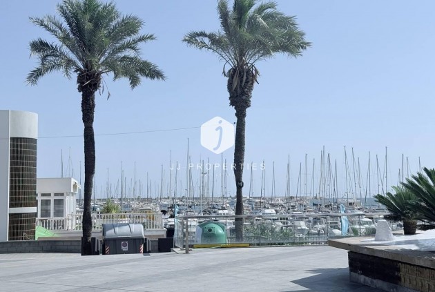 Tweedehands - Appartement / flat -
Torrevieja - Puerto