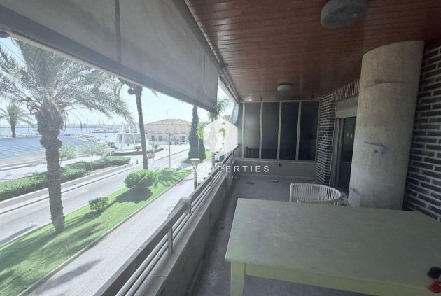 Tweedehands - Appartement / flat -
Torrevieja - Puerto