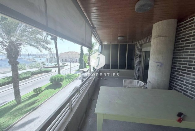 Tweedehands - Appartement / flat -
Torrevieja - Puerto