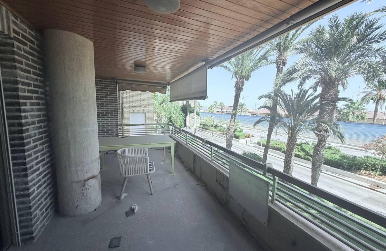 Tweedehands - Appartement / flat -
Torrevieja - Puerto