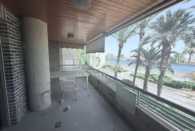 Tweedehands - Appartement / flat -
Torrevieja - Puerto