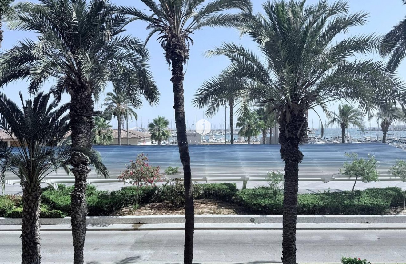 Tweedehands - Appartement / flat -
Torrevieja - Puerto