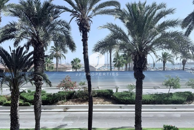 Tweedehands - Appartement / flat -
Torrevieja - Puerto
