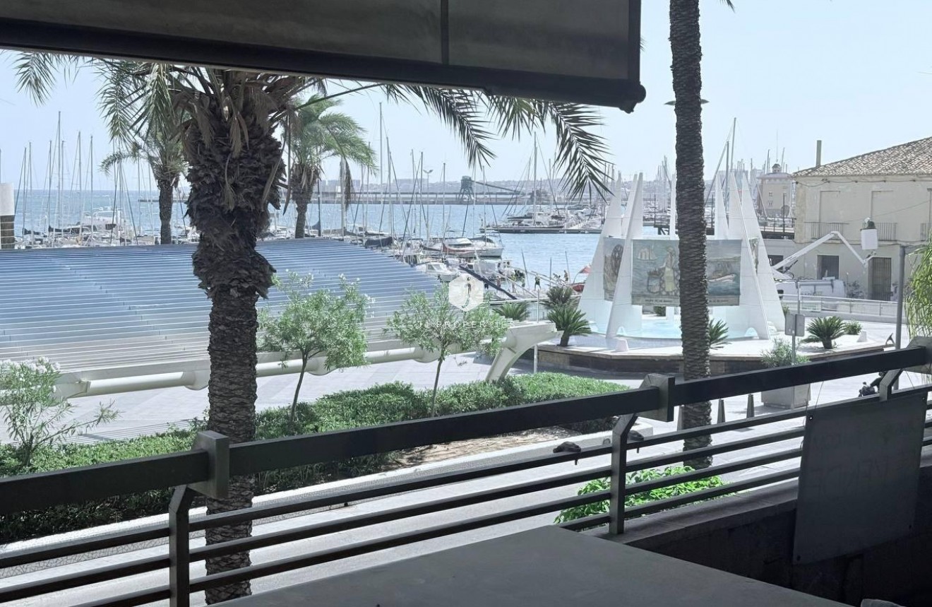 Tweedehands - Appartement / flat -
Torrevieja - Puerto