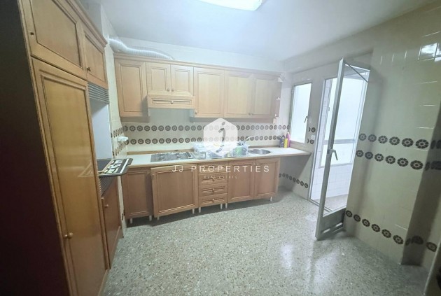 Tweedehands - Appartement / flat -
Torrevieja - Puerto