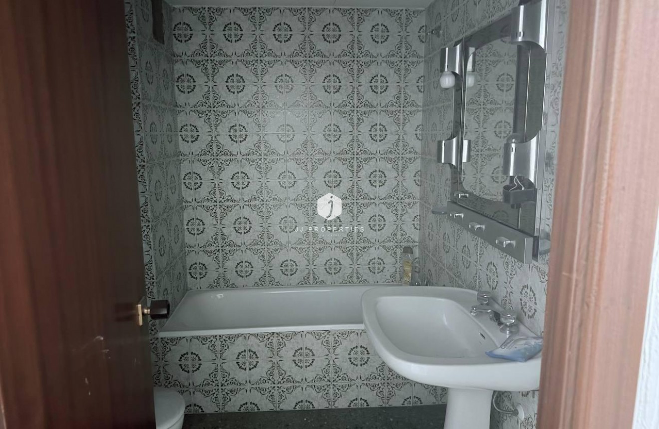 Tweedehands - Appartement / flat -
Torrevieja - Puerto