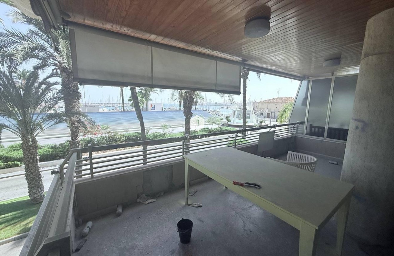 Tweedehands - Appartement / flat -
Torrevieja - Puerto