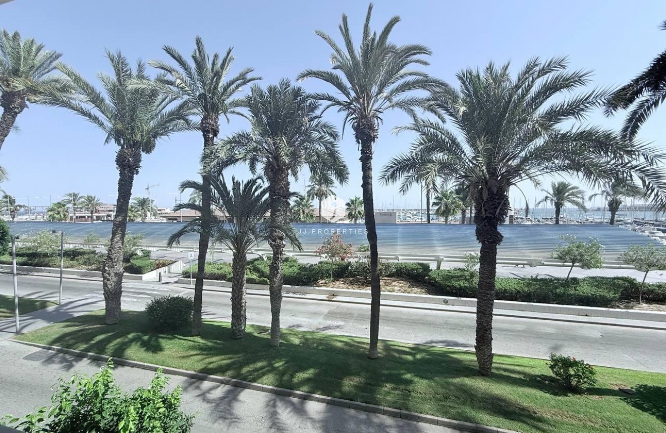 Tweedehands - Appartement / flat -
Torrevieja - Puerto
