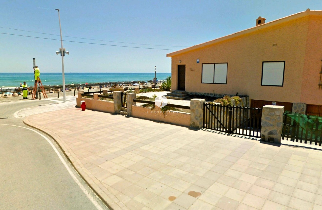 Tweedehands - Chalet -
Torrevieja - La Mata