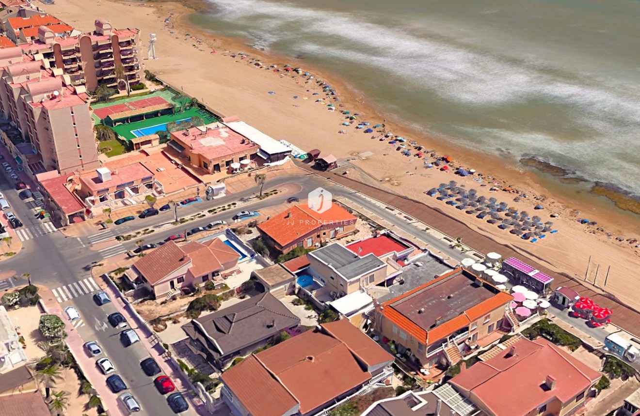 Tweedehands - Chalet -
Torrevieja - La Mata