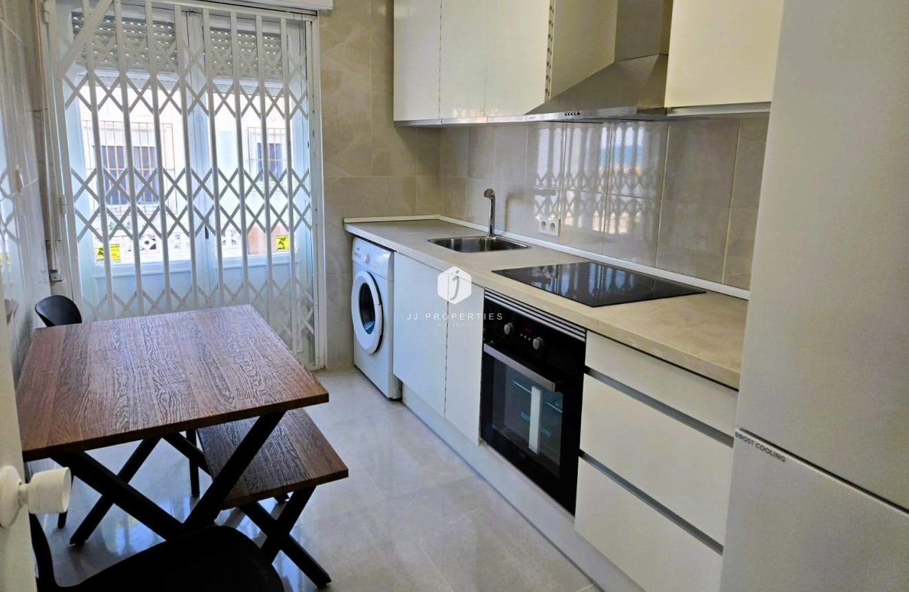 Tweedehands - Chalet -
Torrevieja - La Mata