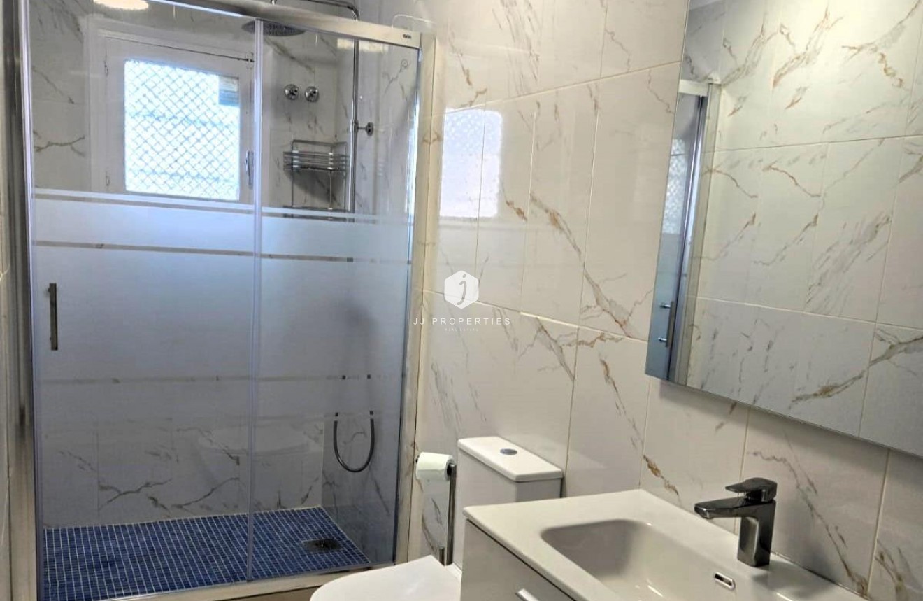 Tweedehands - Chalet -
Torrevieja - La Mata