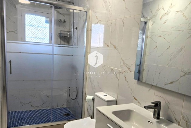 Tweedehands - Chalet -
Torrevieja - La Mata