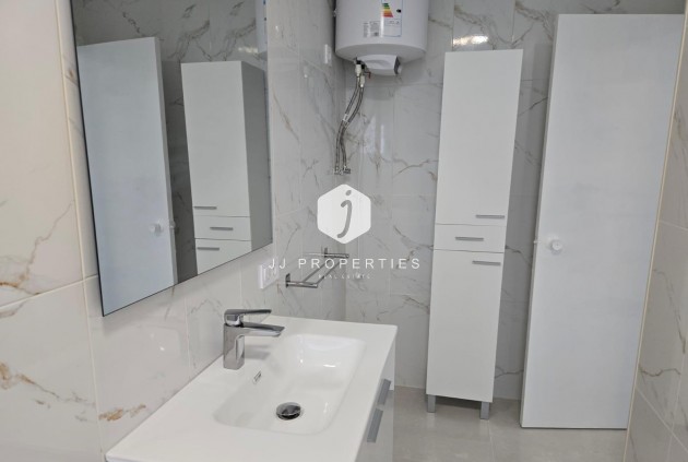 Tweedehands - Chalet -
Torrevieja - La Mata