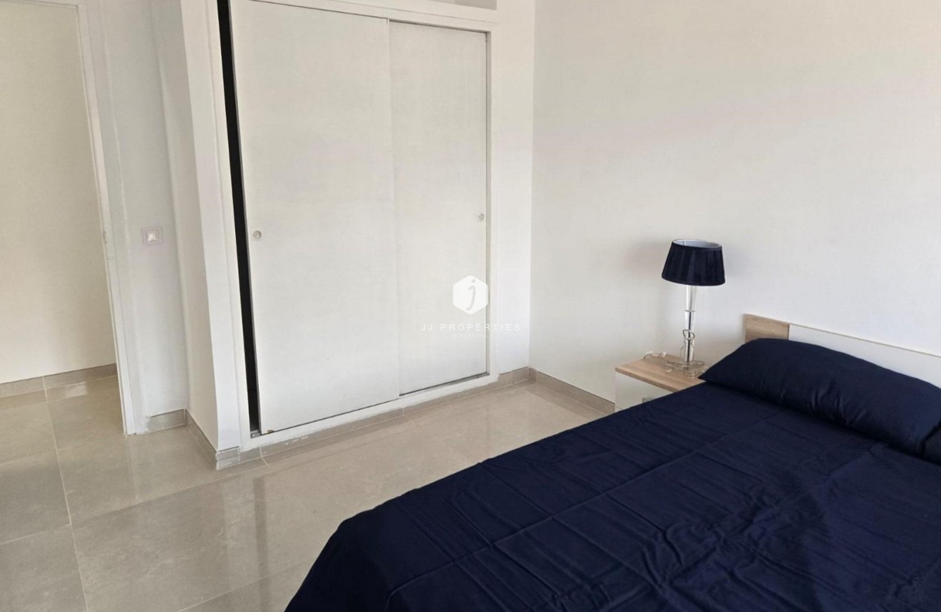 Tweedehands - Chalet -
Torrevieja - La Mata