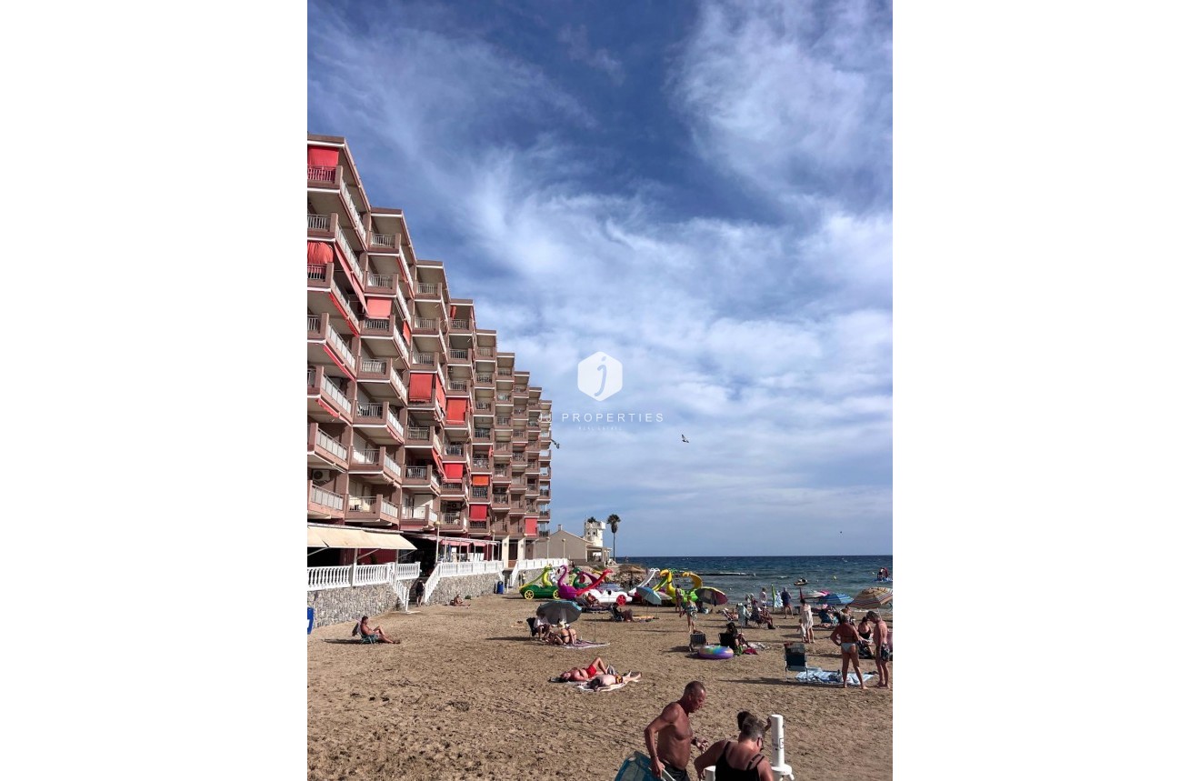 Resale - Apartment / flat -
Torrevieja - Playa de los Locos