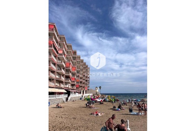 Resale - Apartment / flat -
Torrevieja - Playa de los Locos