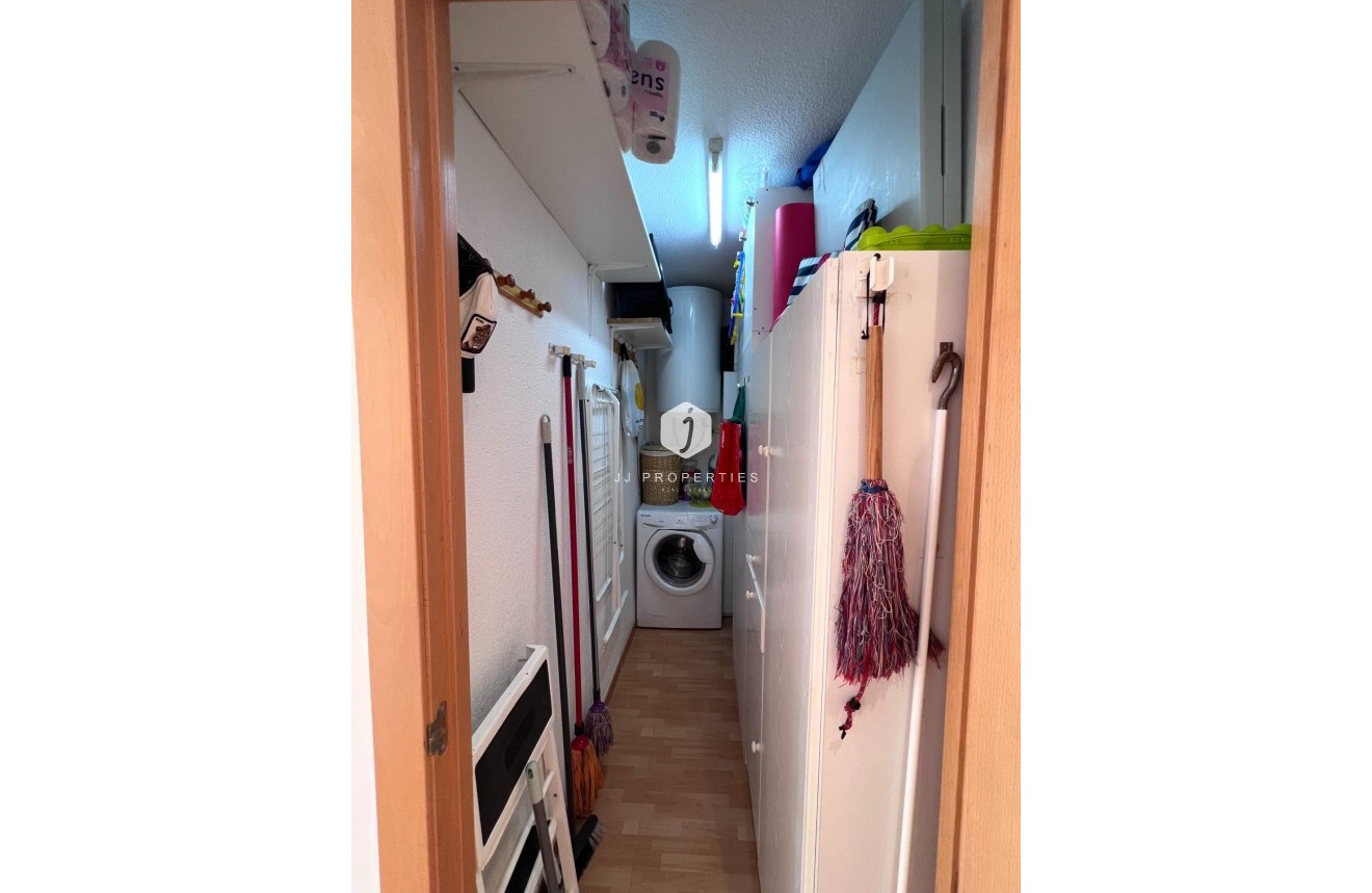 Resale - Apartment / flat -
Torrevieja - Playa de los Locos