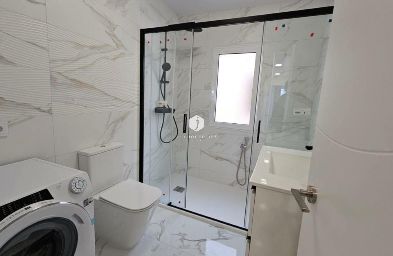 Resale - Apartment / flat -
Torrevieja - Cabo cervera