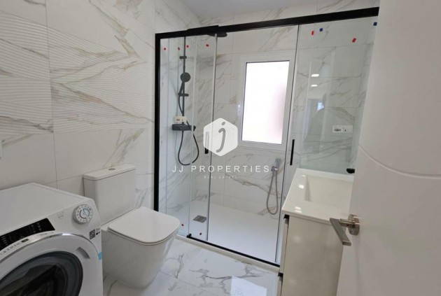 Resale - Apartment / flat -
Torrevieja - Cabo cervera