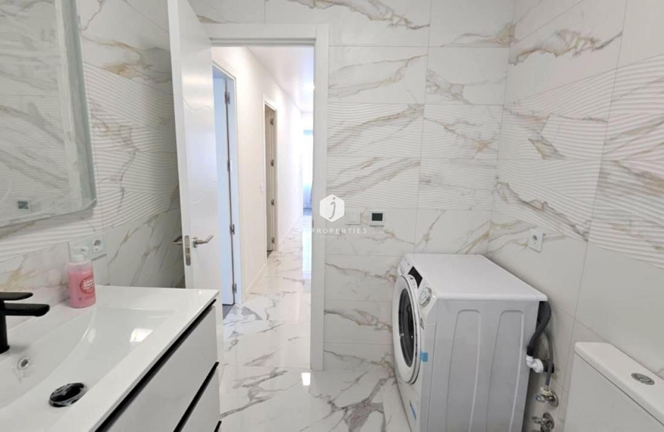 Resale - Apartment / flat -
Torrevieja - Cabo cervera