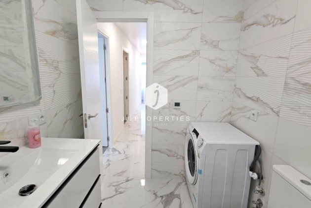 Resale - Apartment / flat -
Torrevieja - Cabo cervera