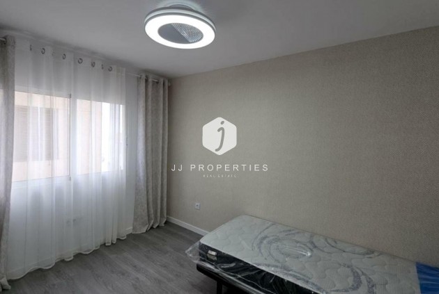 Resale - Apartment / flat -
Torrevieja - Cabo cervera