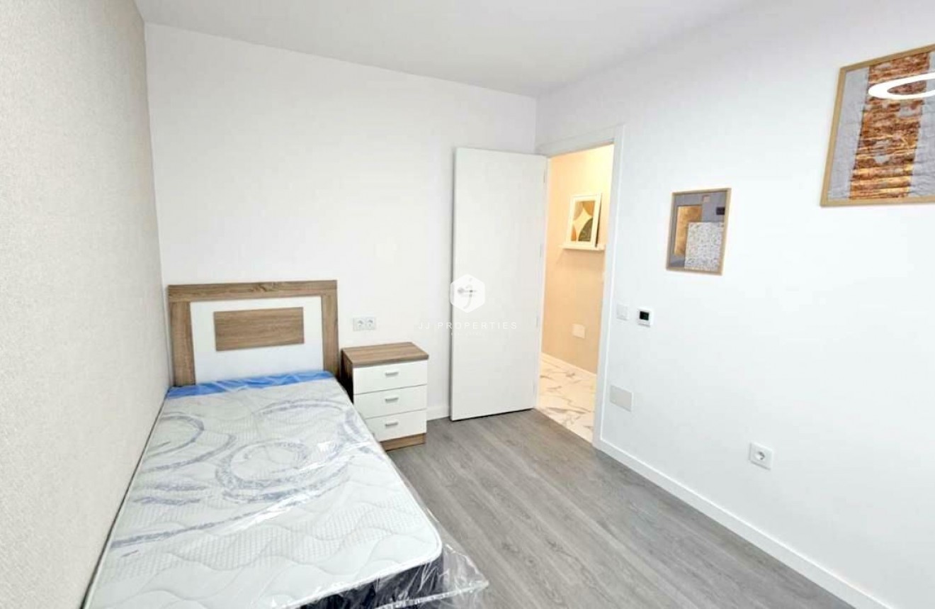 Resale - Apartment / flat -
Torrevieja - Cabo cervera