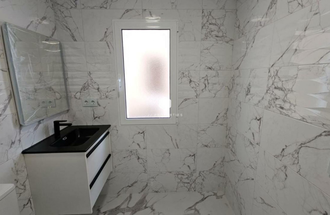 Resale - Apartment / flat -
Torrevieja - Cabo cervera