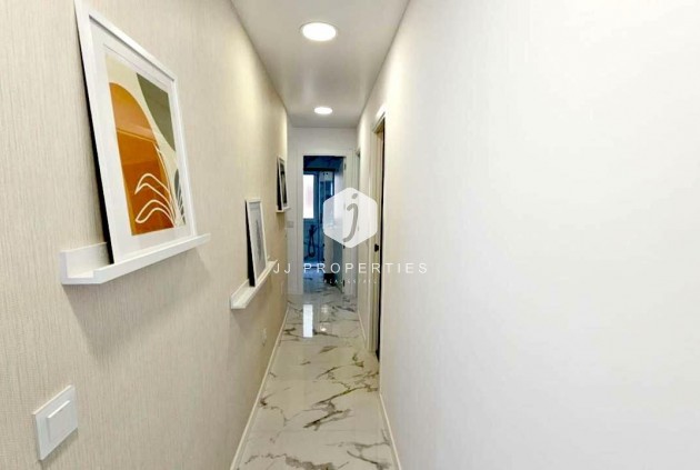 Resale - Apartment / flat -
Torrevieja - Cabo cervera