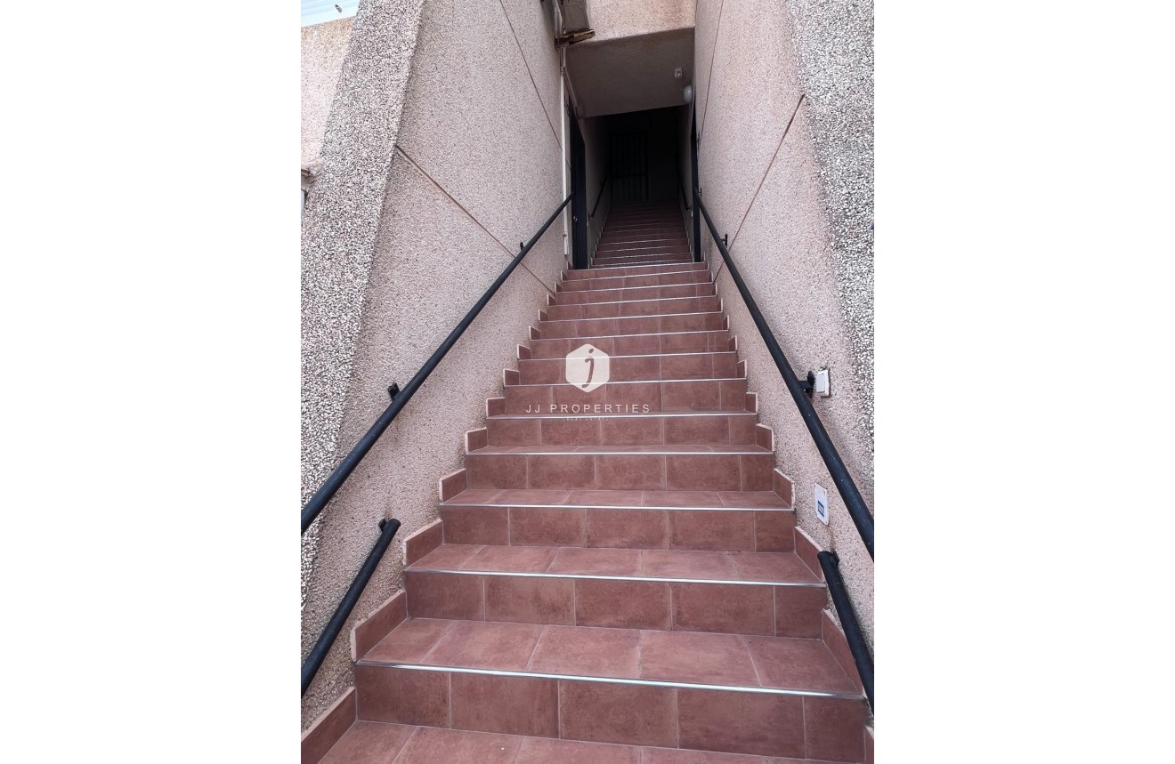 Resale - Apartment / flat -
Torrevieja - Cabo cervera