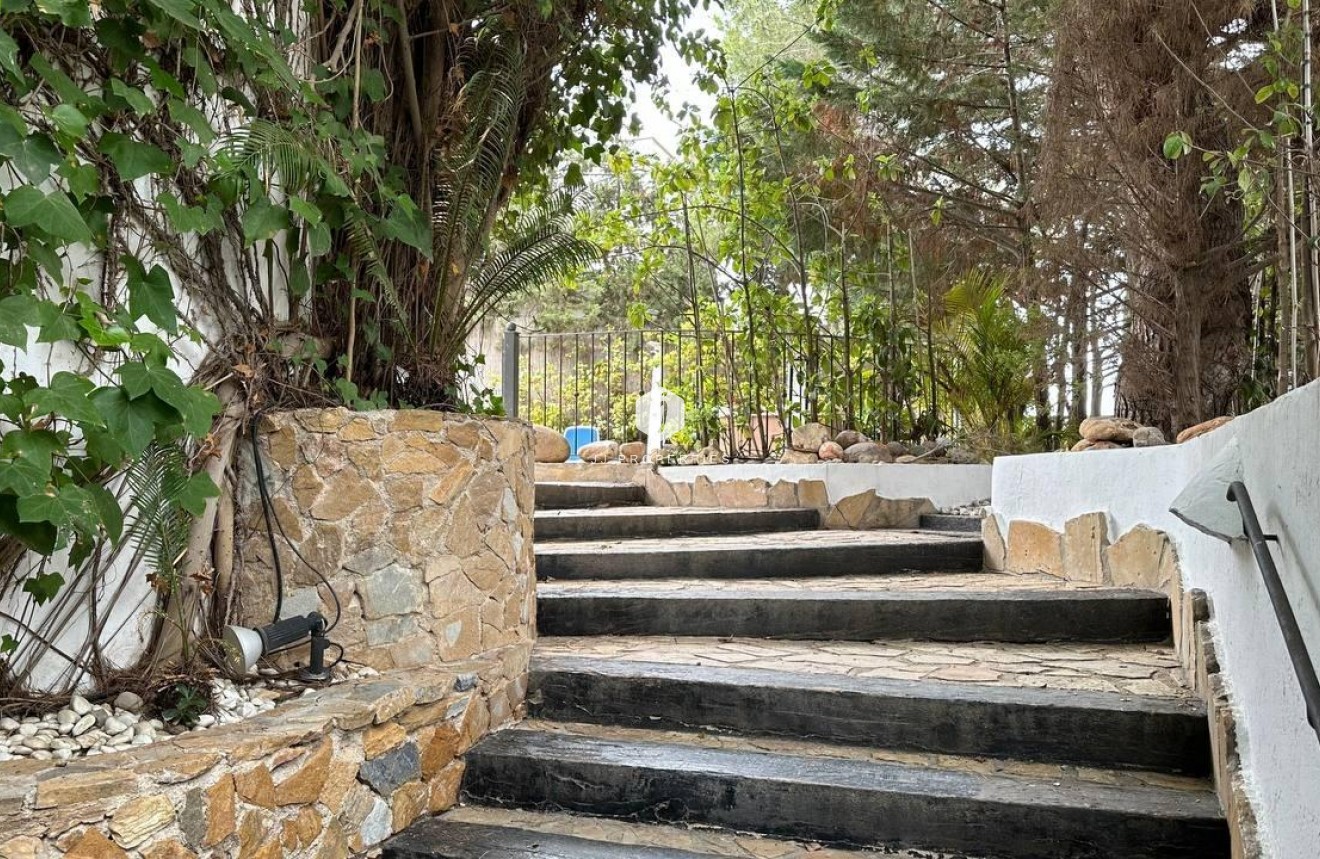 Tweedehands - Villa -
Orihuela Costa - Campoamor