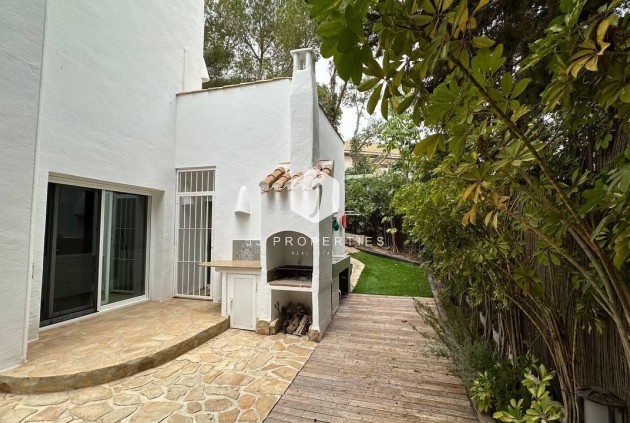 Tweedehands - Villa -
Orihuela Costa - Campoamor