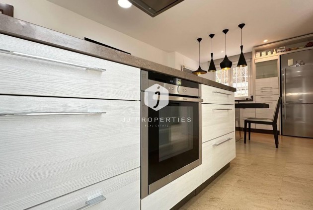 Tweedehands - Villa -
Orihuela Costa - Campoamor