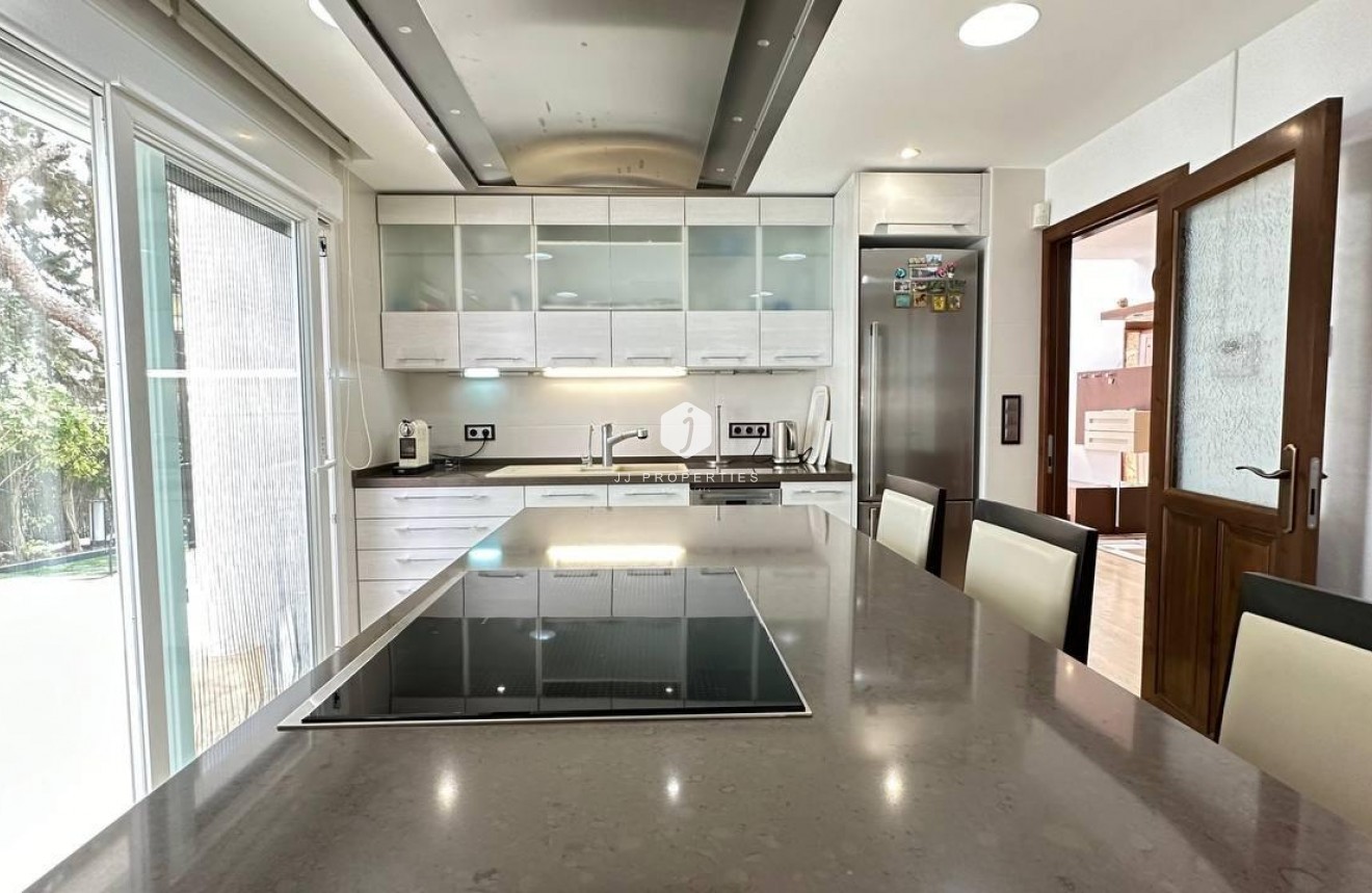 Tweedehands - Villa -
Orihuela Costa - Campoamor