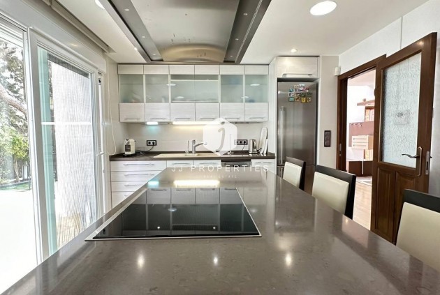 Tweedehands - Villa -
Orihuela Costa - Campoamor