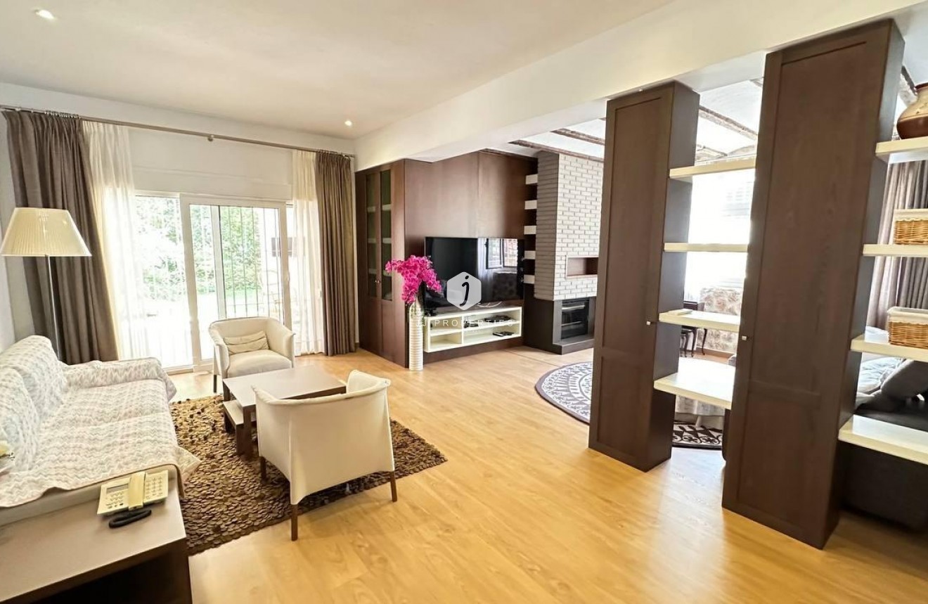 Tweedehands - Villa -
Orihuela Costa - Campoamor