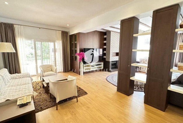 Tweedehands - Villa -
Orihuela Costa - Campoamor