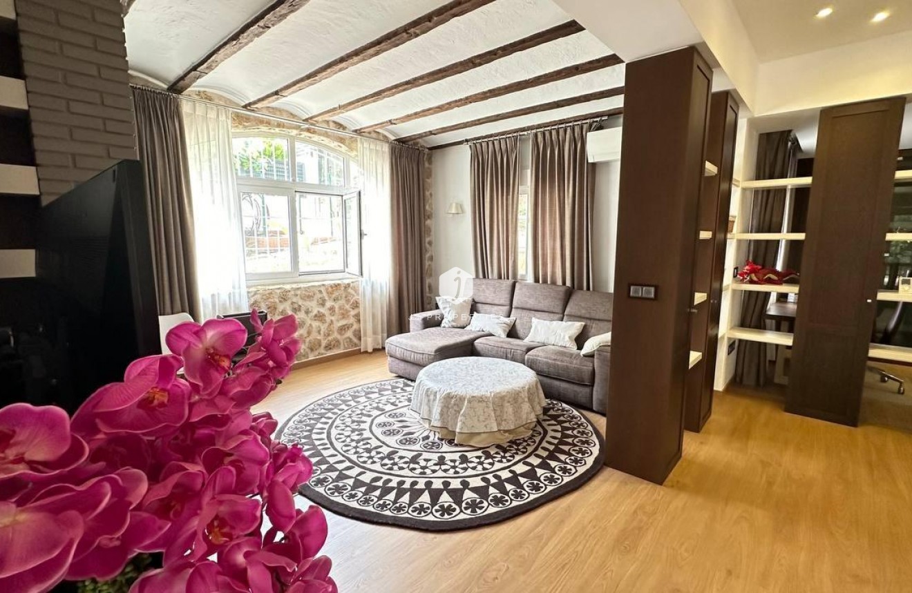 Tweedehands - Villa -
Orihuela Costa - Campoamor